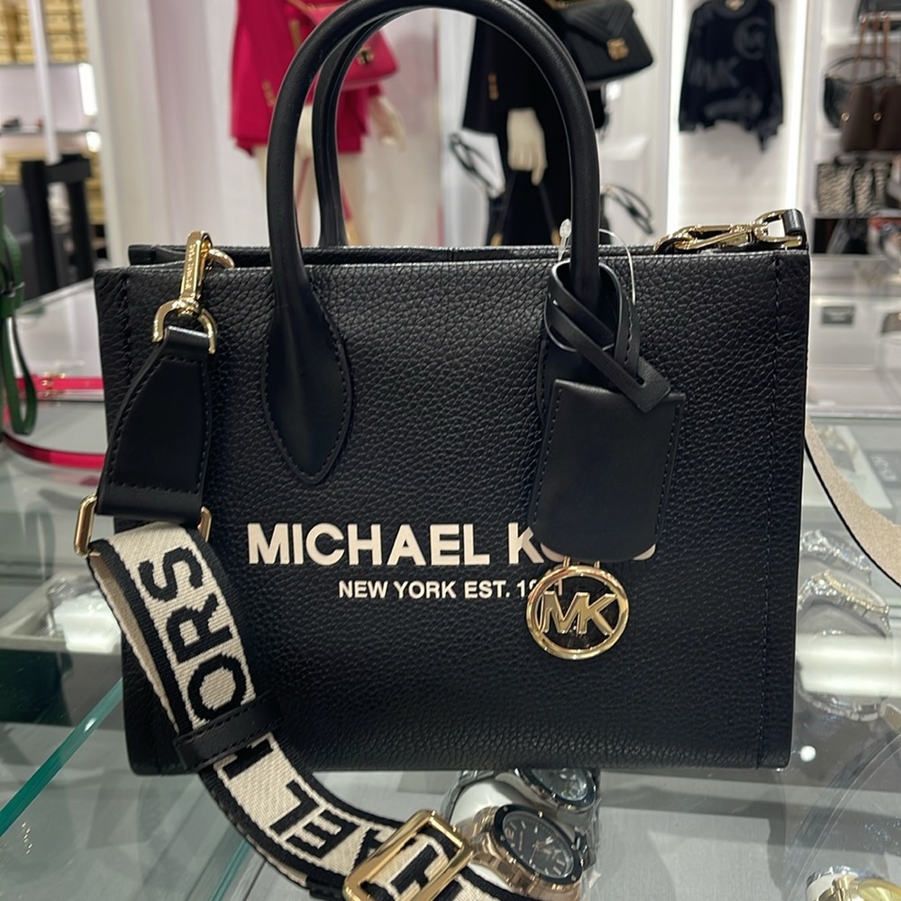 MICHAEL KORS
Mirella Small Pebble Leather Crossbody Bag
Black 
NWT - Picture 9 of 16